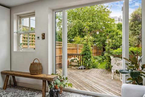 11 Silver Crescent, London, W4 5SF