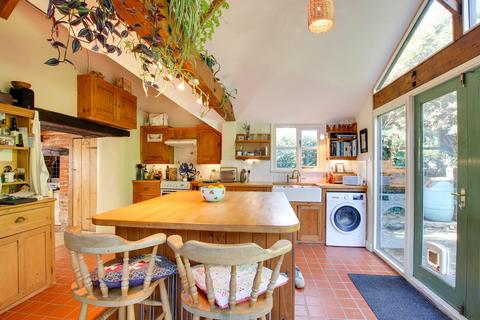 5 bedroom cottage for sale, Chewton Common Road, Highcliffe, Christchurch, BH23