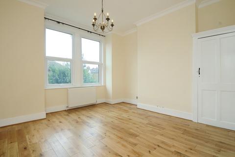 2 bedroom house to rent, Byton Road London SW17