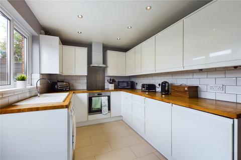 44 The Quantocks, Thatcham, RG19 3SF