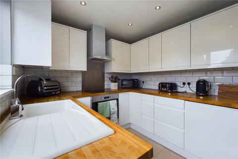 44 The Quantocks, Thatcham, RG19 3SF