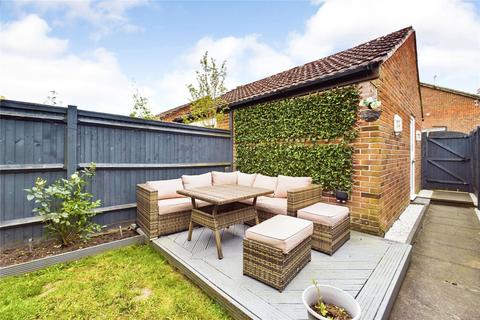 44 The Quantocks, Thatcham, RG19 3SF