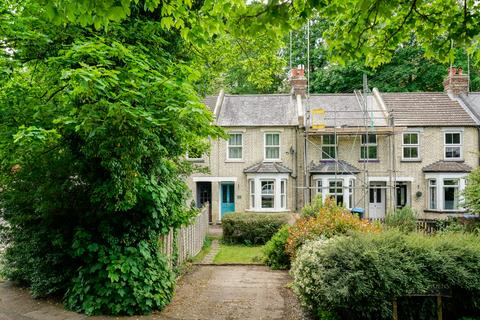 2 Glenview Gardens, Hemel Hempstead, HP1 1TF