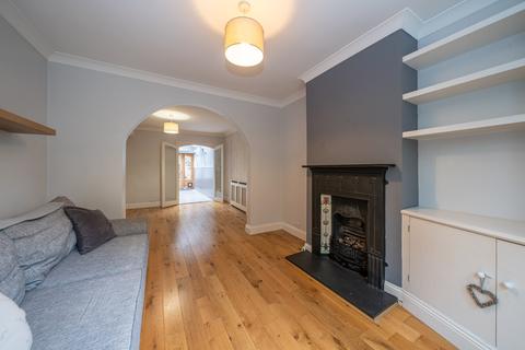 2 Glenview Gardens, Hemel Hempstead, HP1 1TF