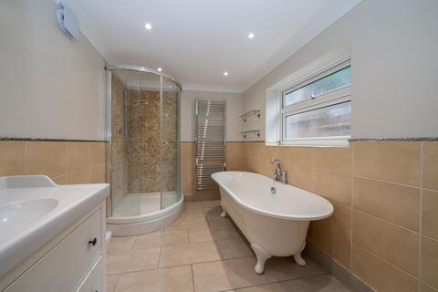 2 Glenview Gardens, Hemel Hempstead, HP1 1TF