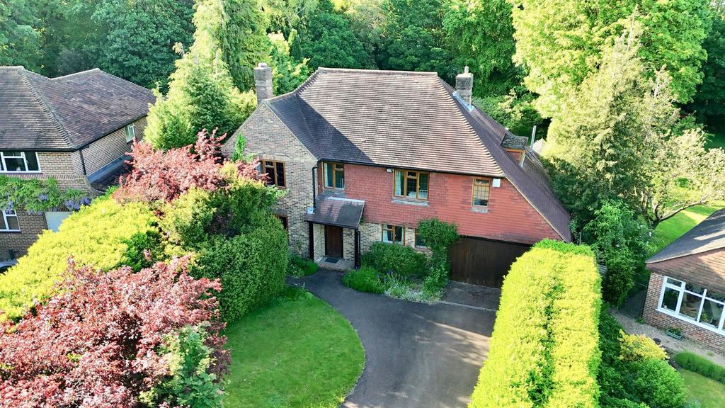 Ashtead, Ashtead KT21 4 bed detached house for sale £1,325,000