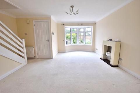 3 bedroom terraced house to rent, Ridgefield Gardens, Highcliffe, Dorset. BH23 4QG
