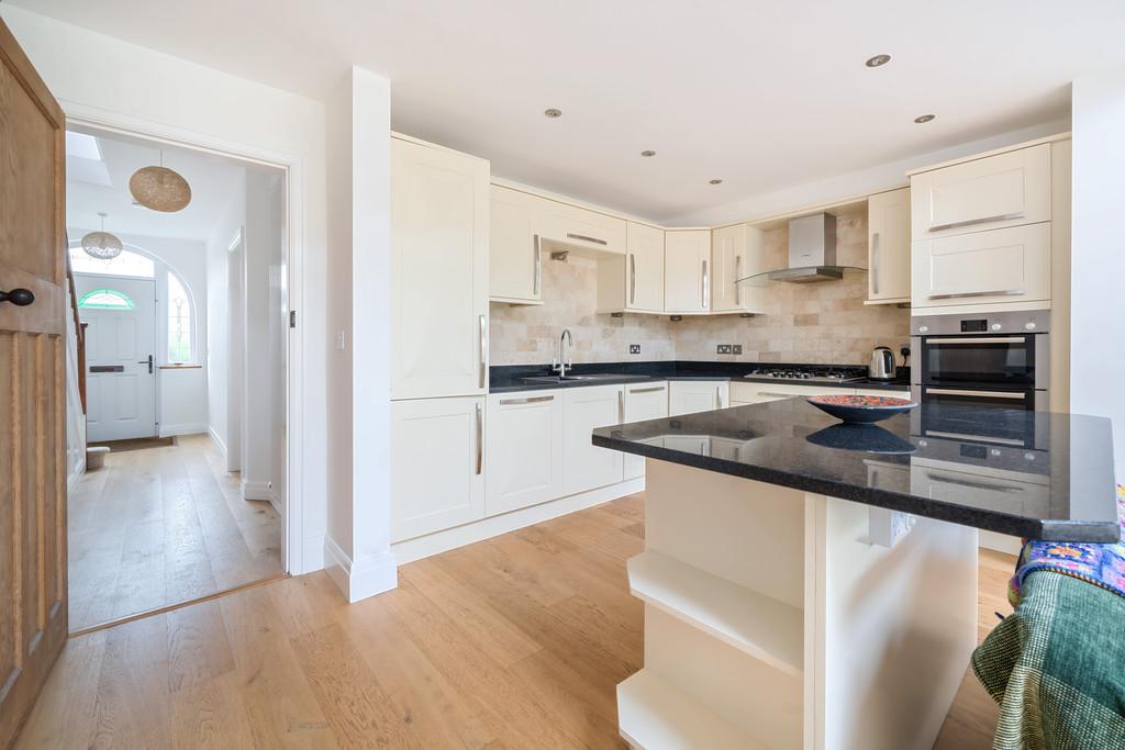 Splendid Dining Kitchen
