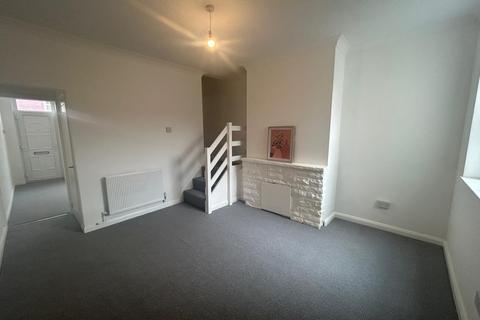 2 bedroom terraced house to rent, Foljambe Road, Brimington