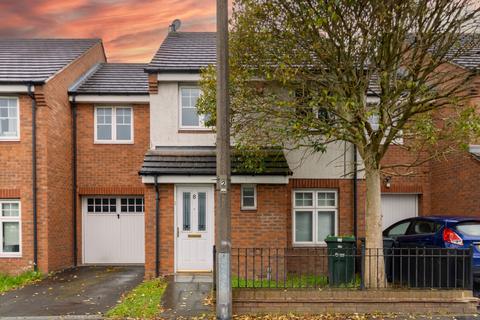 4 bedroom terraced house to rent, Bank Street, West Bromwich, B71