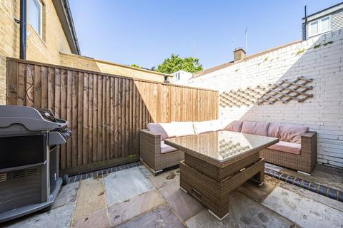 2 bedroom terraced house for sale, Flutemakers Mews, Clapham