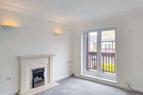 10 Stirling Drive, Caterham, CR3 5GB