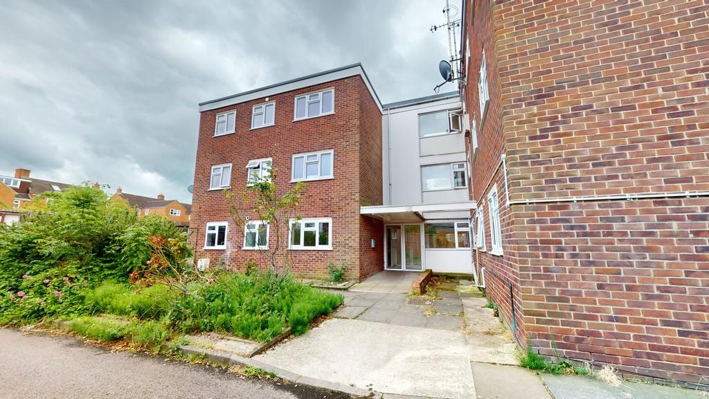 Haywards Road, Cheltenham 2 bed apartment £975 pcm (£225 pw)