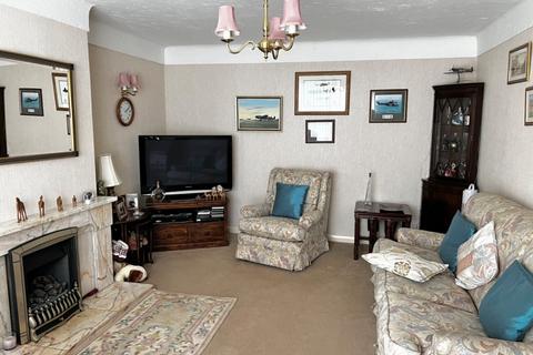 4 bedroom detached bungalow for sale, Hythe, Southampton, Hampshire, SO45