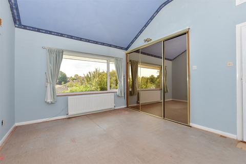 335 Wrotham Road, Istead Rise, Gravesend, DA13 9JH
