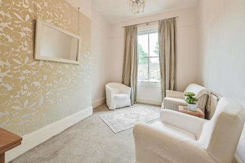 1 bedroom flat for sale, Flat 1, 234 St Pauls Road, London, N1 2LJ