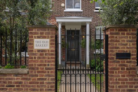 4 bedroom detached house for sale, London TW10