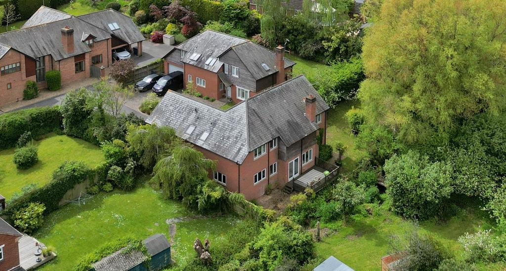 Old Ebford Lane, Ebford, Exeter, Devon, EX3 5 bed detached house for