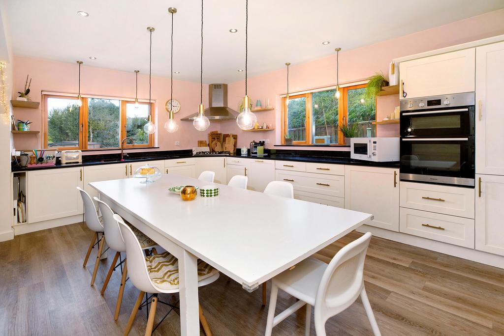 Old Ebford Lane, Ebford, Exeter, Devon, EX3 5 bed detached house for