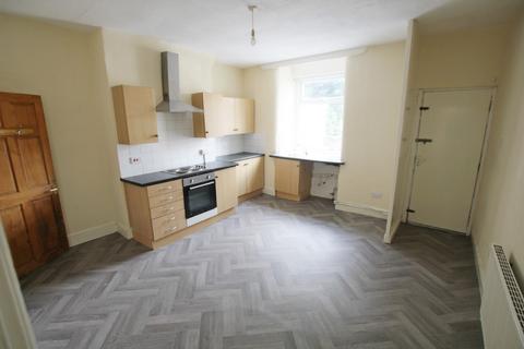 3 bedroom terraced house to rent, Commercial Street, Brierfield