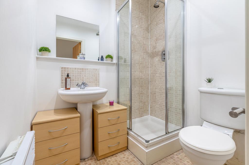 En Suite 2