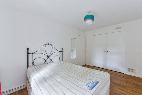 1 bedroom flat to rent, Heath Road, Battersea, London, SW8