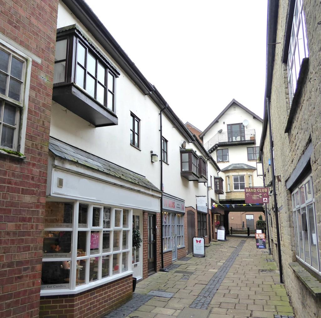 3 Draymans Walk Main 2