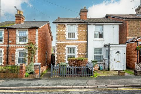 3 bedroom semi-detached house to rent, Ludlow Road, Guildford, GU2
