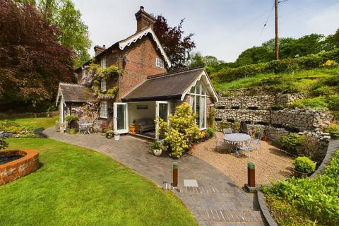 3 bedroom cottage for sale, Moddershall Oaks, Stone