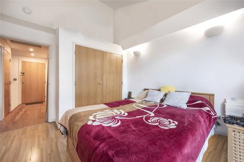 2 bedroom flat to rent, The Grainstore, Western Gateway, London