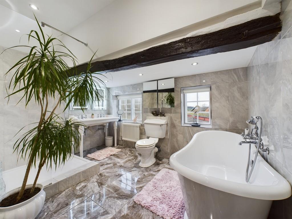 Master Ensuite