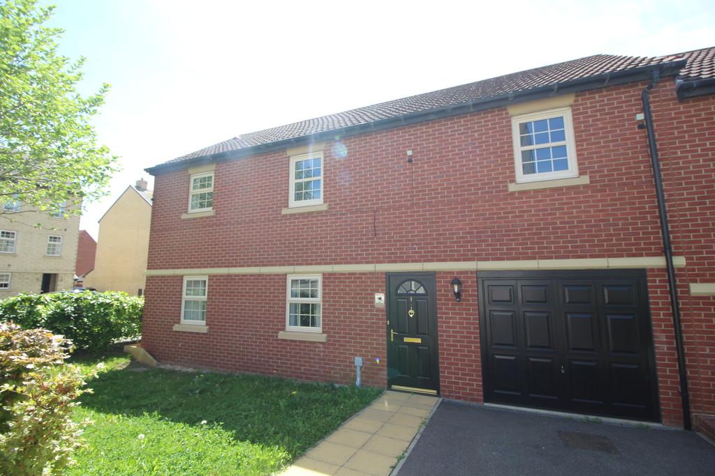 Turnberry Avenue, Ackworth, Ackworth... 3 bed semidetached house for