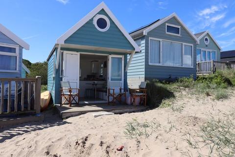 1 bedroom property for sale, Mudeford sand spit, Christchurch