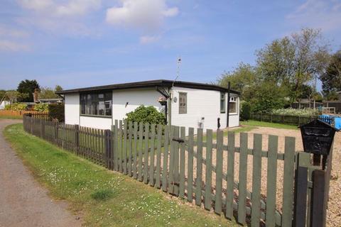 3 bedroom chalet for sale, MAIN ROAD, HUMBERSTON FITTIES