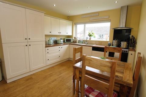 69 All Hallowes Drive, Tickhill, Doncaster, DN11 9JS