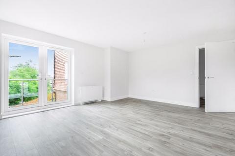 2 bedroom apartment to rent, Owen Road, Godalming GU7