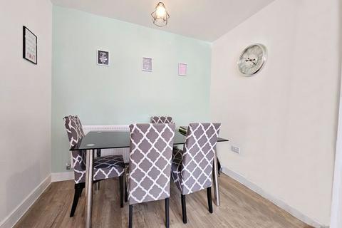 2 bedroom end of terrace house for sale, Ocean Road, Lee-On-The-Solent, PO13