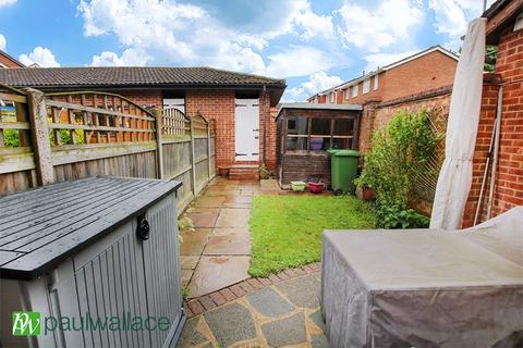 2 bedroom terraced house for sale, Rochford Close, Turnford