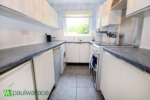 2 bedroom apartment for sale, Landau Way, Turnford