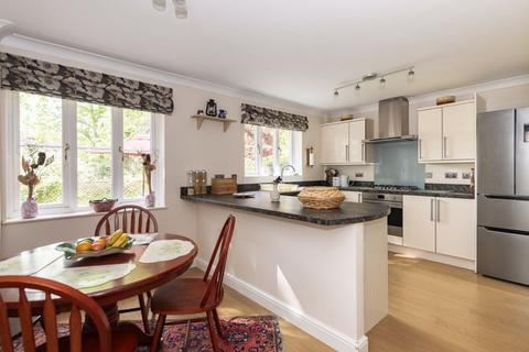 3 bedroom detached house for sale, Magnolia Close, Heathfield