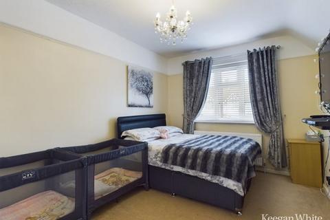 102 Bowerdean Road, High Wycombe, HP13 6AZ