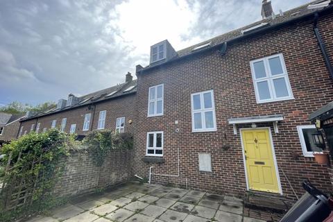 4 bedroom terraced house to rent, Jubilee Terrace, Chichester
