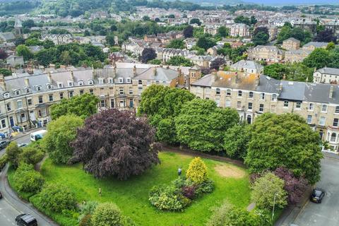 1 bedroom apartment for sale, Grosvenor Crescent, Scarborough YO11