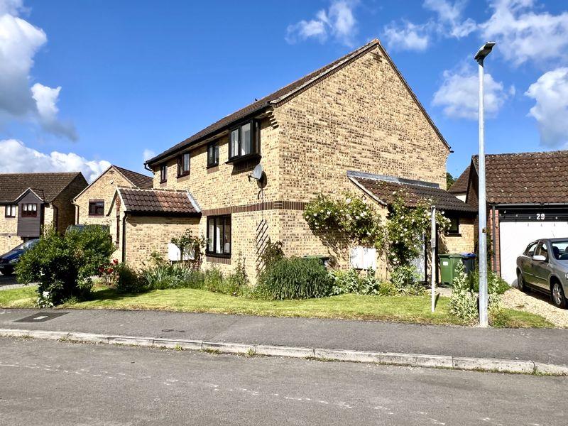 Trinity Park, Calne SN11 3 bed semidetached house for sale £274,000