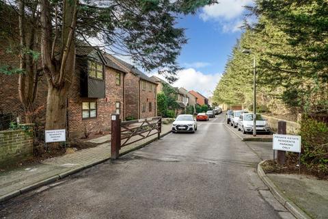 2 bedroom apartment for sale, The Willows, Rickmansworth WD3