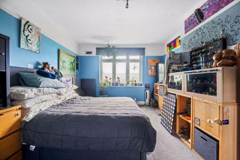 25 Prior Avenue, Sutton, SM2 5HY