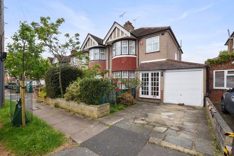 4 bedroom semi-detached house for sale, Chester Drive, Harrow