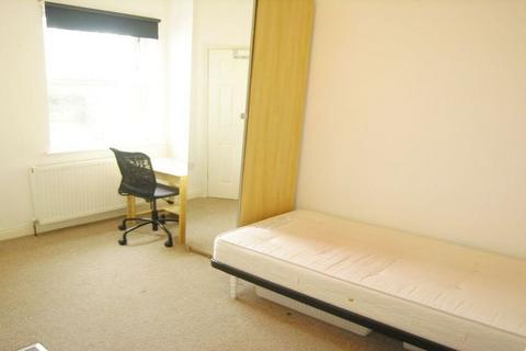 1 bedroom in a house share to rent, Hinton Road, Uxbridge