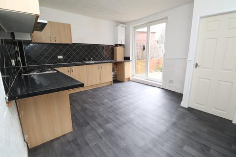 3 bedroom terraced house to rent, Straight Lane, Rotherham S63