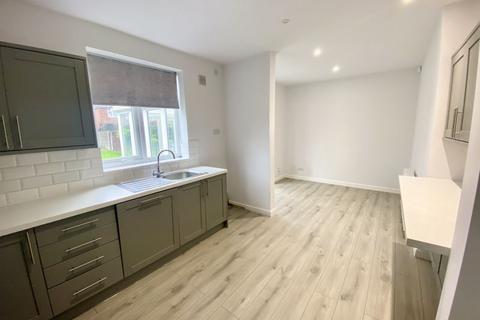 3 bedroom semi-detached house to rent, Walnut Road, Manchester